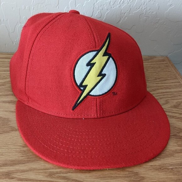 RARE! DC The Flash Wool Fitted Cap - Picture 1 of 7